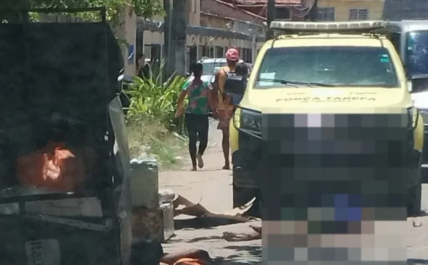 Homem em situação de rua é morto com golpes de faca no bairro do Prado