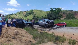 Acidente na BR-101 em Joaquim Gomes deixa uma pessoa morta e vários feridos
