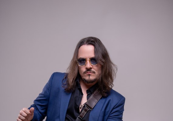 Pela primeira vez em Maceió, Dino Fonseca apresenta ‘de volta aos anos 80’