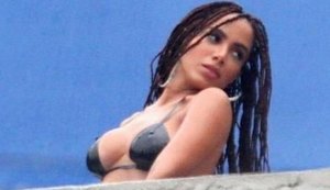 Jornal inglês destaca novo clipe de Anitta: 'Deixou pouco para imaginação'