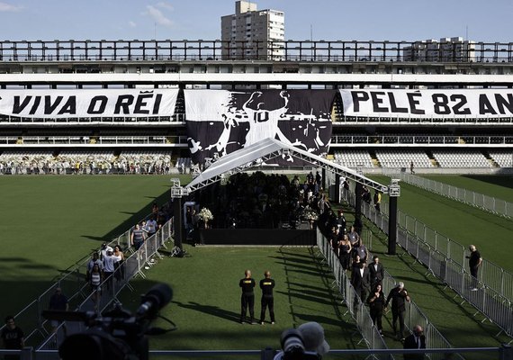 Lula irá ao velório de Pelé na manhã de terça-feira, afirma Planalto