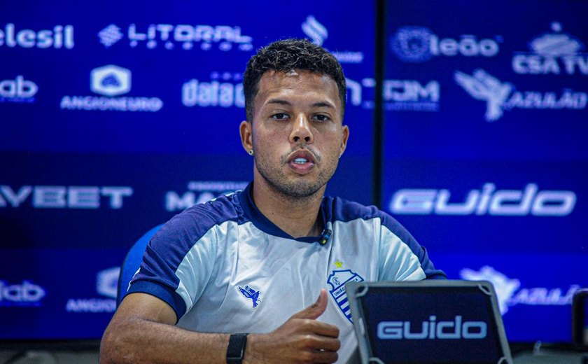 Matheus Souza destaca força do grupo do ﻿CSA em coletiva no CT Gustavo Paiva