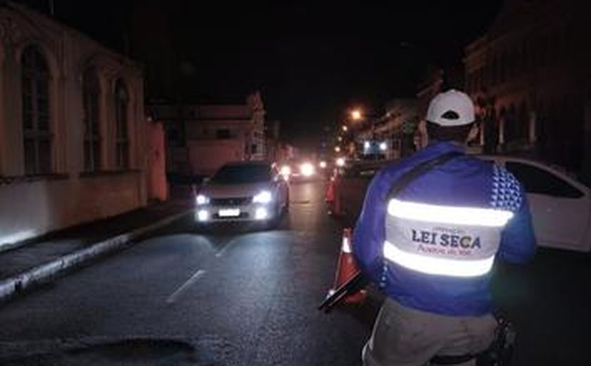 Operação Lei Seca realiza duas prisões em flagrante em conjunto com ações educativas do Maio Amarelo