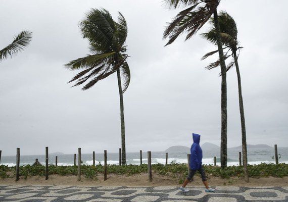 Marinha alerta possibilidade de ventos de até 60 km/h entre litoral de Maceió e Salvador