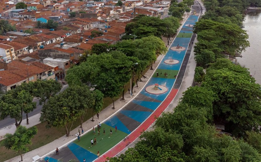 Prefeitura muda vida de pessoas no Vergel do Lago com maior programa urbanístico da história do bairro