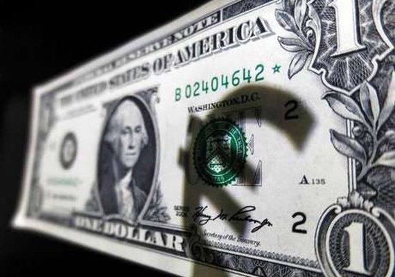 Dólar fecha estável nesta quarta-feira