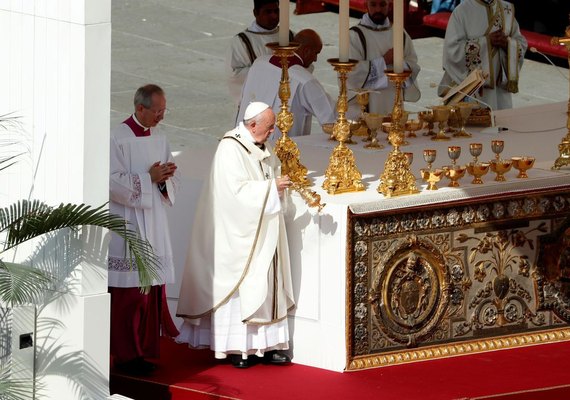 Dez mil brasileiros participam da canonização da Irmã Dulce no Vaticano