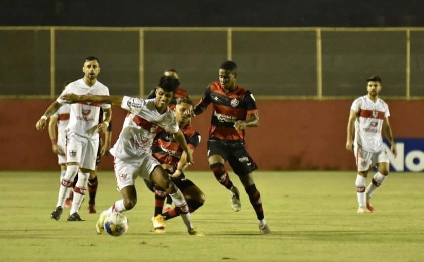 CRB empata com Vitória e assume liderança do Grupo A da Copa do Nordeste