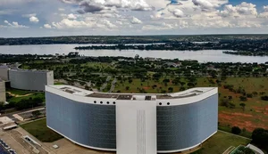 TSE determina isonomia após IA da Meta barrar imagens de Lula
