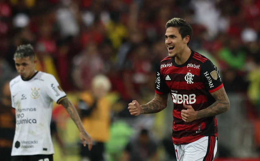 Flamengo volta a derrotar Corinthians e avança na Libertadores