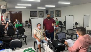 Capelenses tiram primeira e segunda via do RG na Caravana Meu RG na Mão
