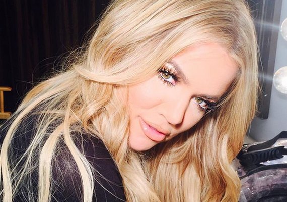 Khloé Kardashian revela que perdeu mais de 18 kg em um ano para 'enterrar' tristeza