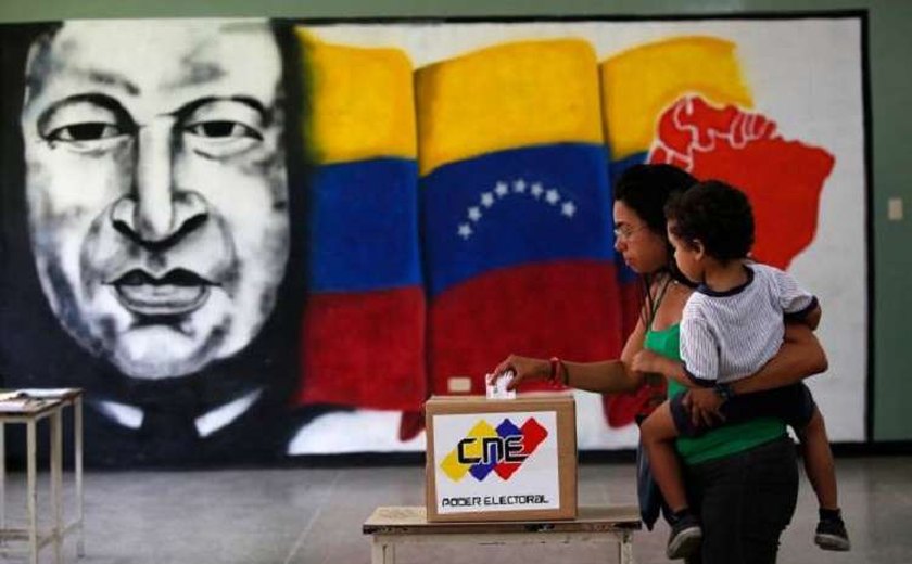 Venezuela: abstenção alta mostra crise na oposição e reforça poder do chavismo