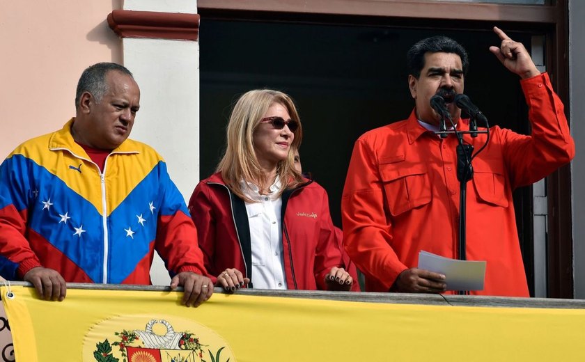 Maduro reage a declaração de Guaidó como presidente e rompe relações com EUA