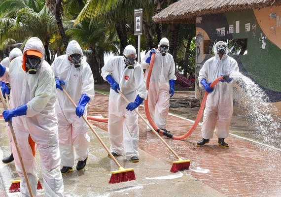 Prefeitura de Maceió realiza ações de limpeza no combate à pandemia de Covid-19