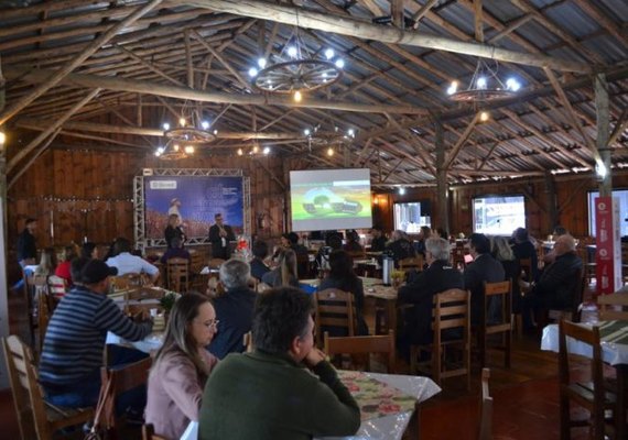 Diversificação e turismo rural pautam seminário de cooperativas