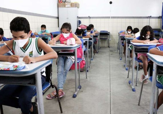 Alunos do ensino fundamental participam da 1ª olimpíada de Matemática de Maceió