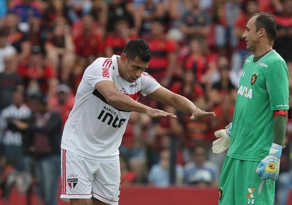 Diego Souza não comemora gol contra Sport e é ovacionado por torcedores na Ilha