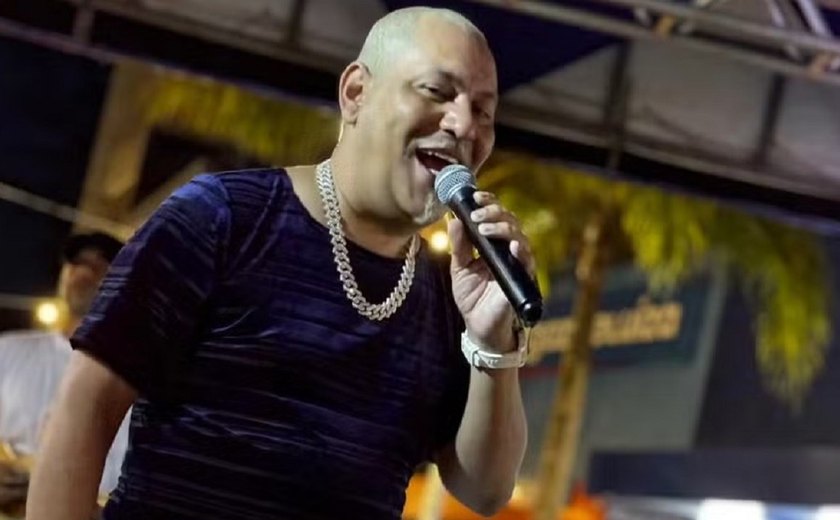 Cantor Chrigor, ex-Exaltasamba, é internado após sentir fortes dores