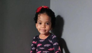 Criança de 4 anos precisa de ajuda para tratar problema de visão