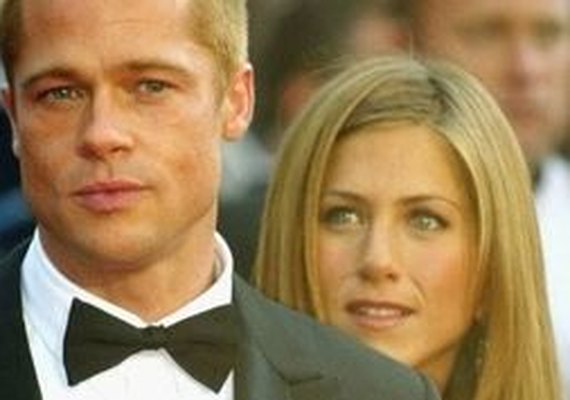 Aniston e Brad Pitt se reaproximam com a ajuda de George Clooney