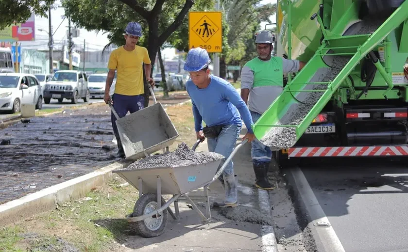 Obras da ciclovia na Avenida Fernandes Lima são retomadas