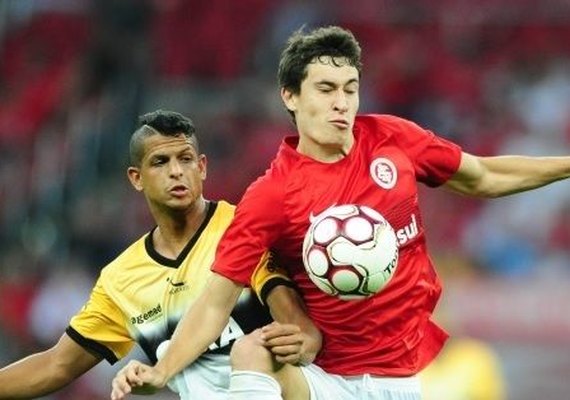 Com gol aos 48, Internacional apenas empata com Criciúma no Beira-Rio