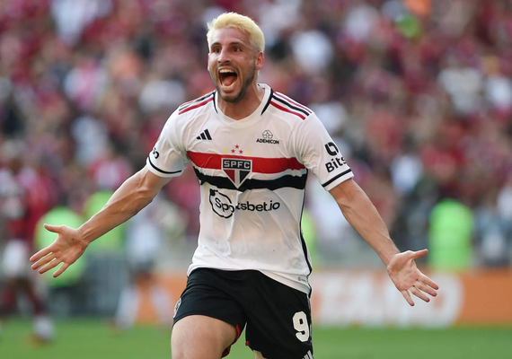 São Paulo vence Flamengo na partida de ida da final da Copa do Brasil