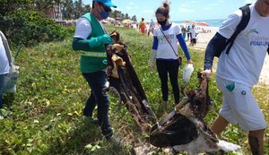 Parceria entre Prefeitura e Praia Limpa retira mais de 50 kg de resíduos em Ipioca