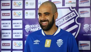 CSA apresenta Daniel Costa como reforço para assumir a camisa 10