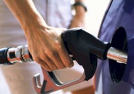 Preço médio da gasolina cai pela segunda semana seguida e vai a R$ 3,606