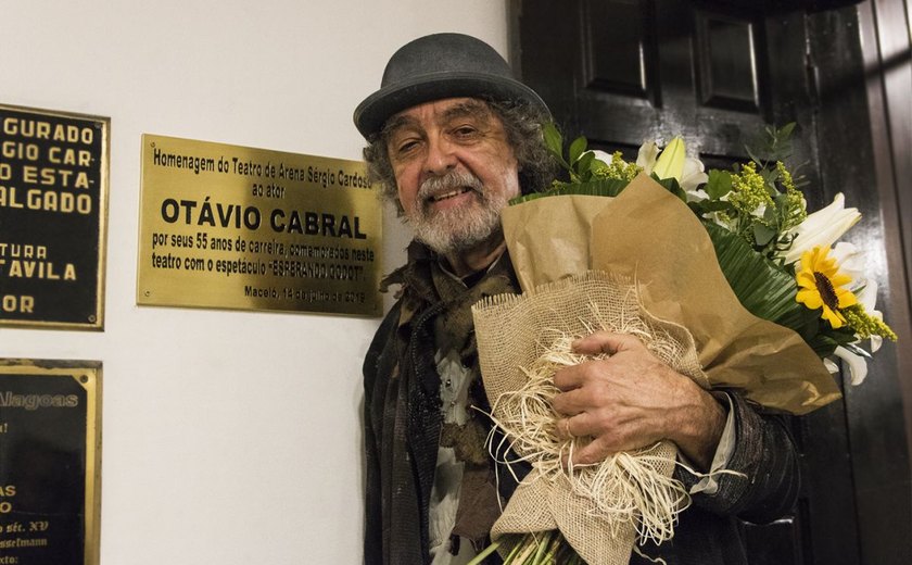 Diteal presta homenagem ao ator alagoano Otávio Cabral