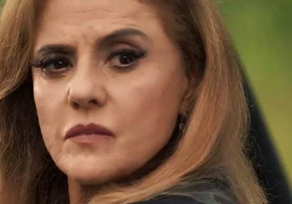 Sophia é desmascarada e presa após ser enganada por Clara