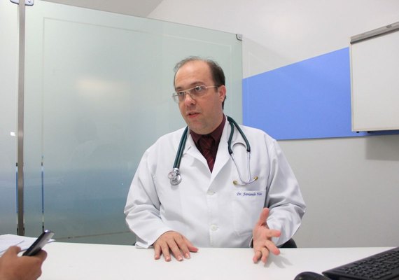 Infectologista do Helvio Auto faz alerta: 'Pessoas estão perdendo medo da Aids'