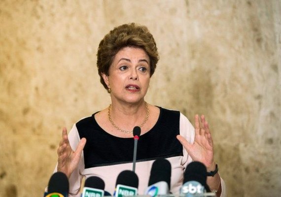 Defesa de Dilma pede acesso urgente a documentação colhida
