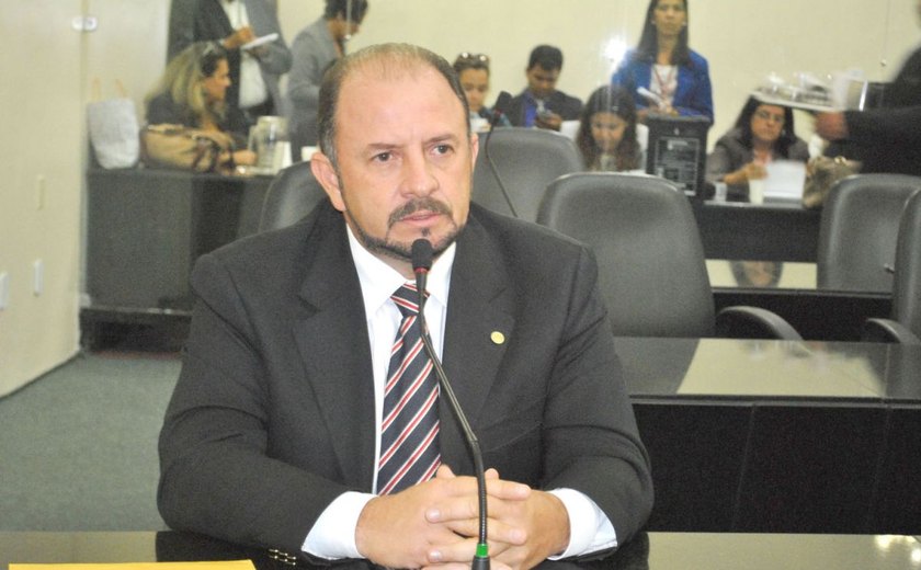 Desembargador derruba decisão que proibia jornalistas de citar deputado