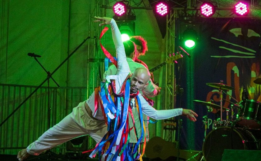 Espetáculo “Nise e os Malucos Beleza” encerra o projeto Nise em Cores e Formas no Teatro Gustavo Leite