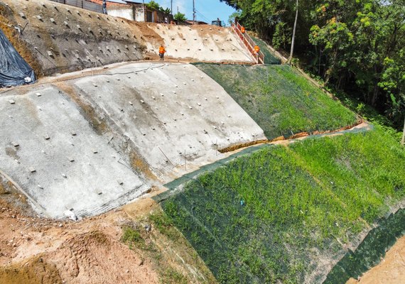 Obras de contenção contra deslizamentos são concluídas em 16 encostas