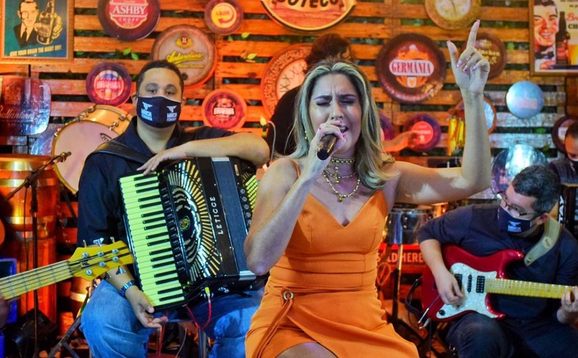 Cantora Márcia Fernanda realiza live junina no próximo dia 27 de junho
