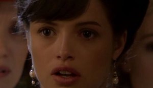 Ema descobre falência ao ser expulsa por Julieta e fica em choque