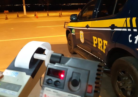 PRF de Alagoas prende quatro pessoas por embriaguez ao volante