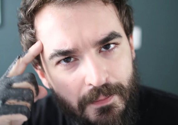 Youtuber acusado de pedofilia pede dinheiro aos fãs para não passar fome