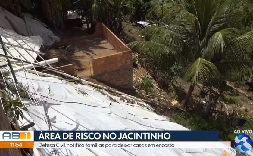 Defesa Civil volta a notificar famílias em área de risco no Jacintinho