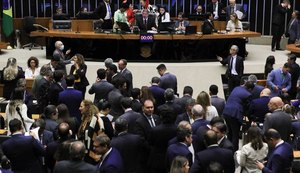 Câmara dos Deputados aprova arcabouço fiscal sem Fundeb e Fundo do DF