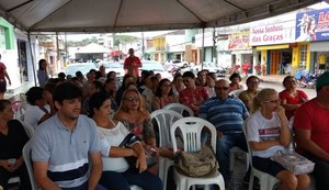 Professores acampam na porta da prefeitura em Maribondo