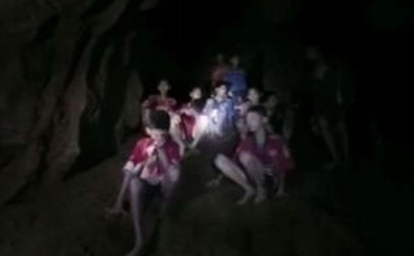 Jovens resgatados em Caverna terão alta esta semana