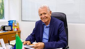 Uneal homenageia o Vice-Reitor do Cesmac, Professor Douglas Apratto Tenório