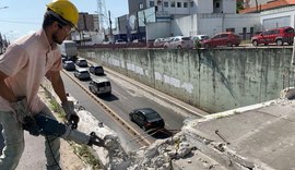 Avenida Leste-Oeste é parcialmente interditada para recuperação de proteção em viaduto
