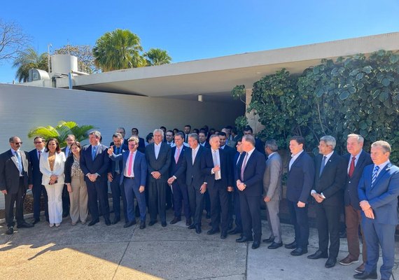 Vice-governador representa Alagoas em reunião sobre a reforma tributária em Brasília