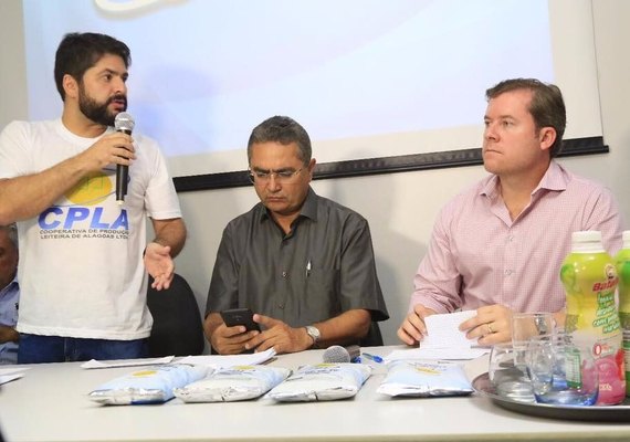 Programa do Leite: Marx Beltrão anuncia R$ 7,5 mi para regularizar pagamento
